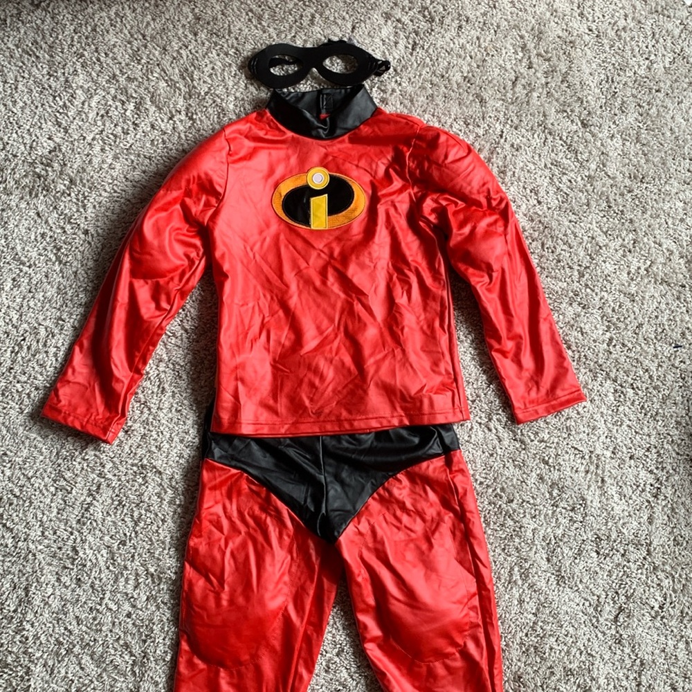 Disney’s Incredibles Dash costume